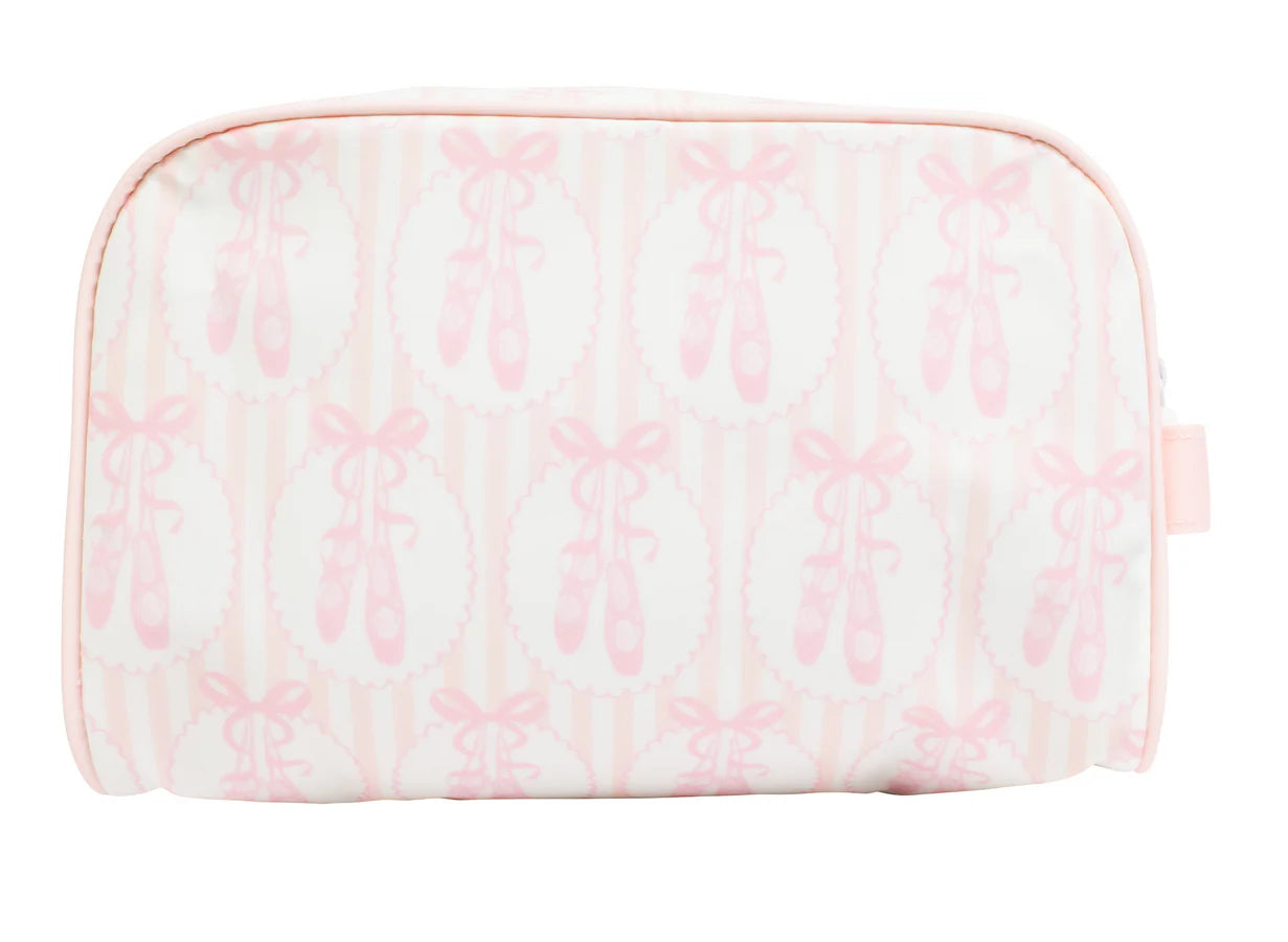THE DOPP KIT IN BALLET